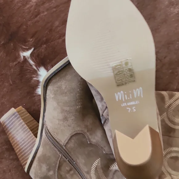 Tan Embroidered Knee-High Women's Boots - Picture 3 of 3